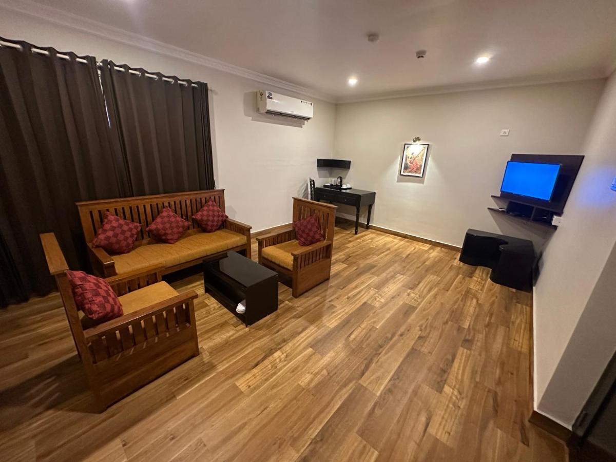 Gd International Redfort Nilambur Bagian luar foto