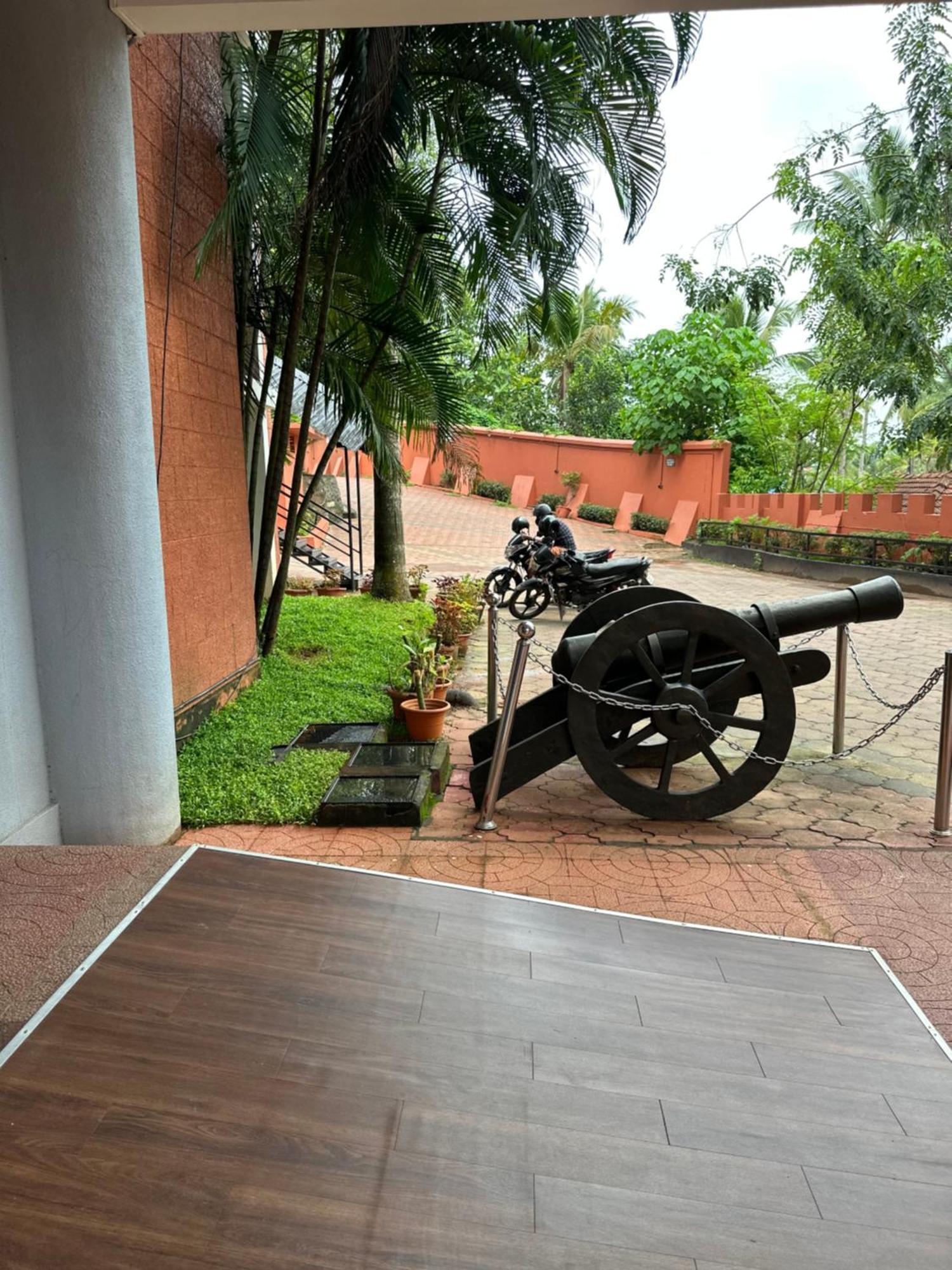 Gd International Redfort Nilambur Bagian luar foto