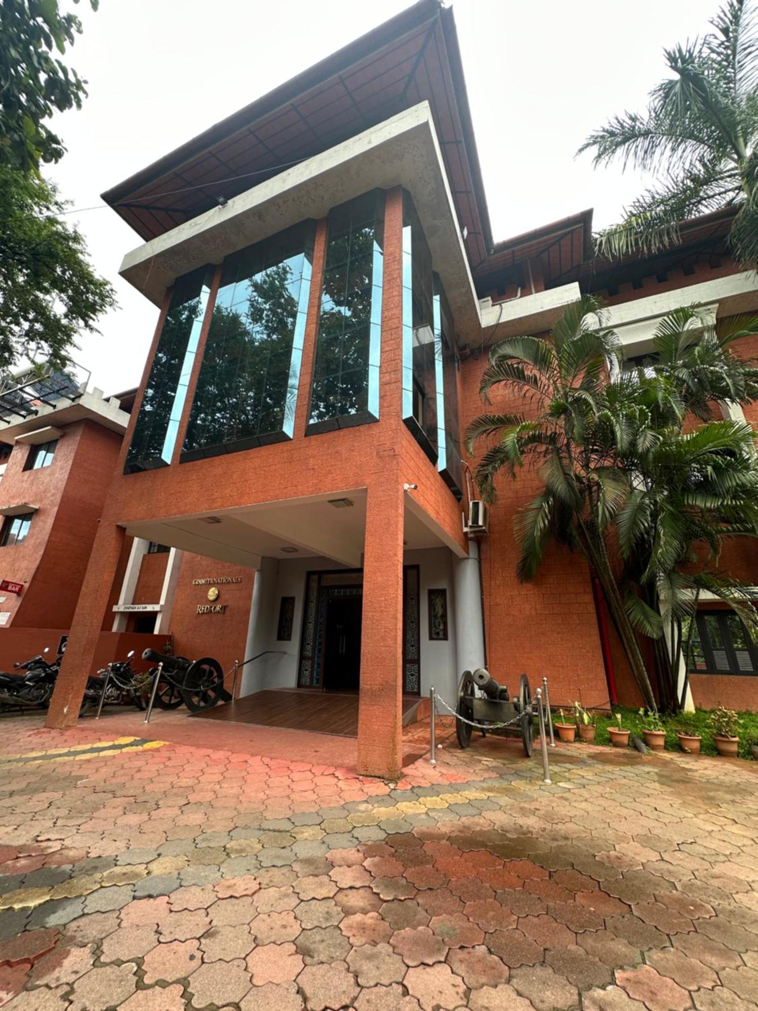 Gd International Redfort Nilambur Bagian luar foto