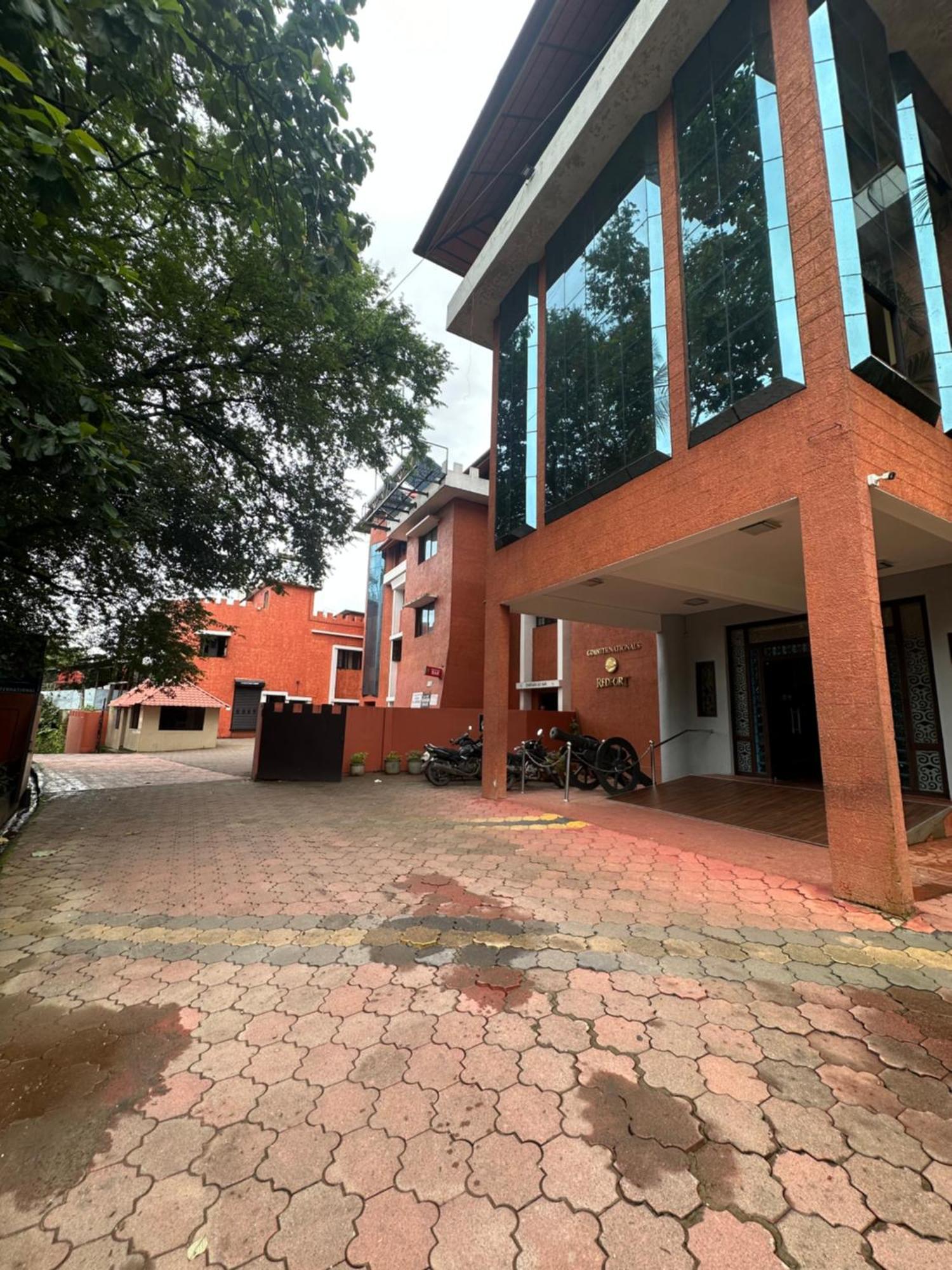 Gd International Redfort Nilambur Bagian luar foto