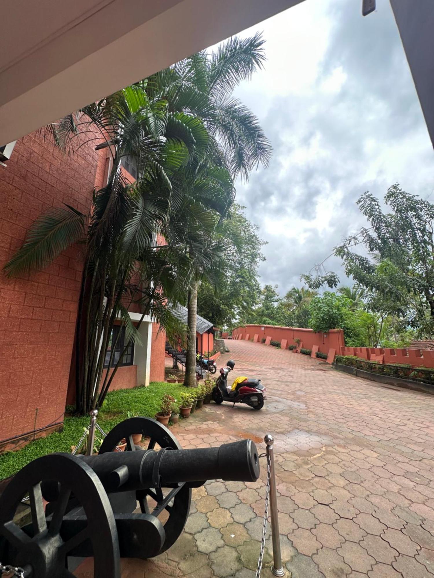Gd International Redfort Nilambur Bagian luar foto